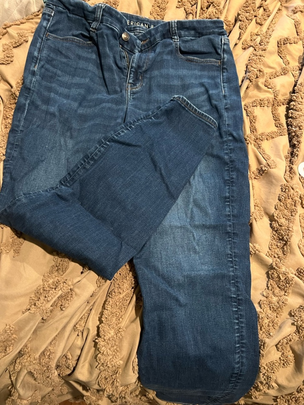 American Eagle Outfitters Medium Blue Jeans with Light Wash